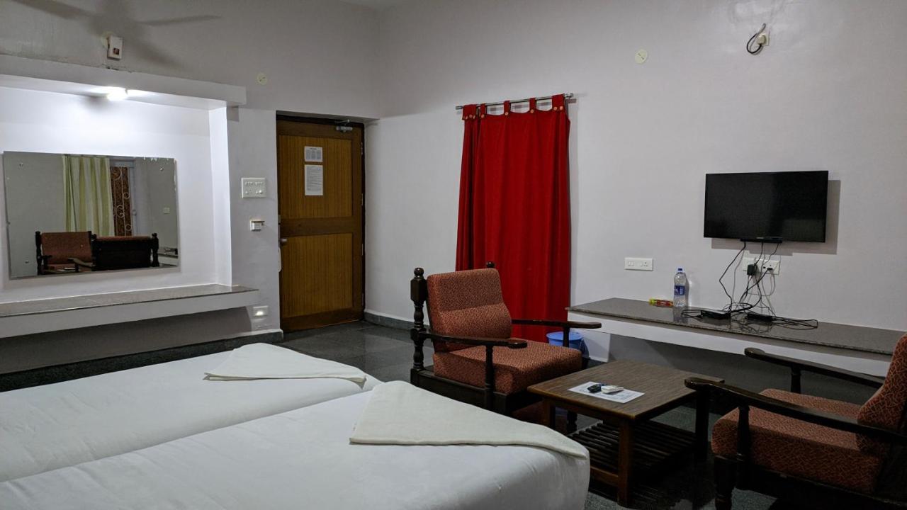 Kanthi Resorts Badami Bagalkot Exterior photo