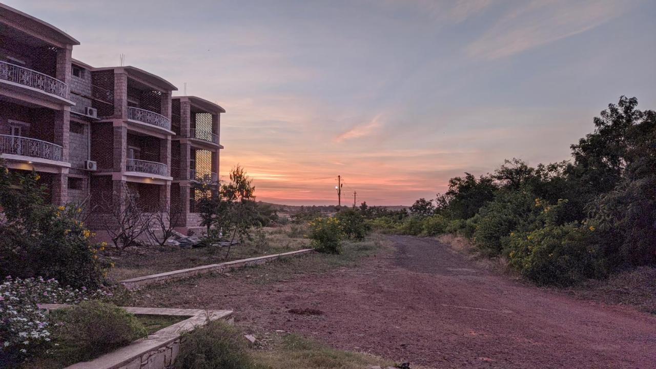 Kanthi Resorts Badami Bagalkot Exterior photo