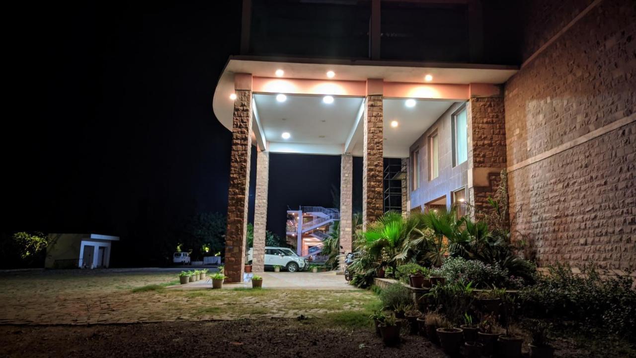 Kanthi Resorts Badami Bagalkot Exterior photo