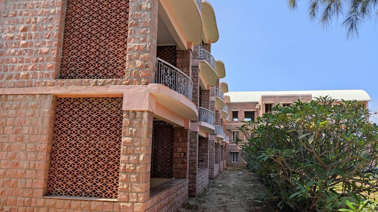 Kanthi Resorts Badami Bagalkot Exterior photo